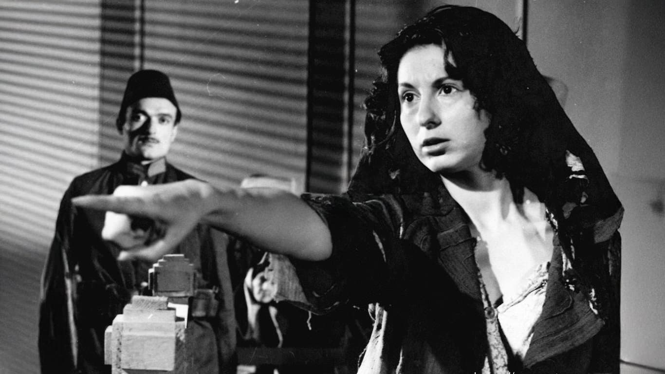 İki Süngü Arasında