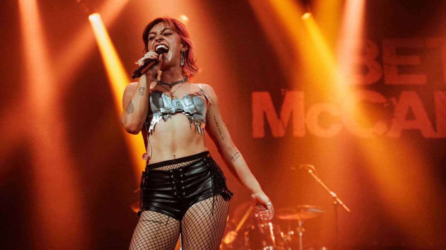 Beth McCarthy - The Hot & Stupid Tour Live from London