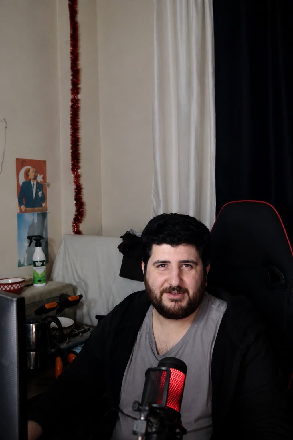YakupTV,Derbeder Berk ile drama olay büyüdü- AĞIR KÜFÜRLEŞTİLER