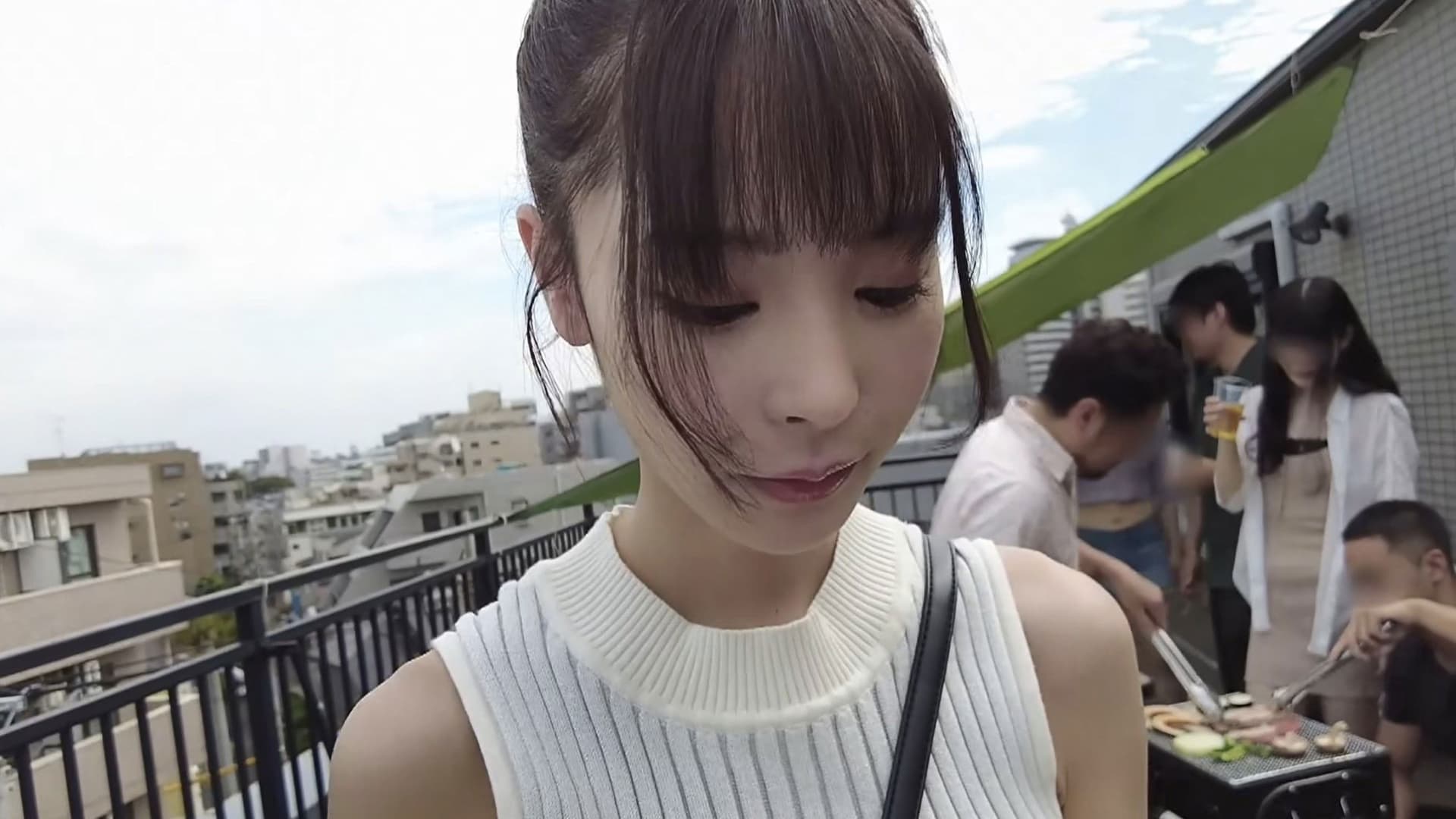 BBQ Muddy NTR My girlfriend, Kana Momonogi, was forced to drink and get drunk by some scumbags at a university club drinking party.