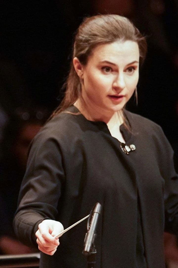 Liubov Nosova conducts the Paris Mozart Orchestra @ La Maestra 2024