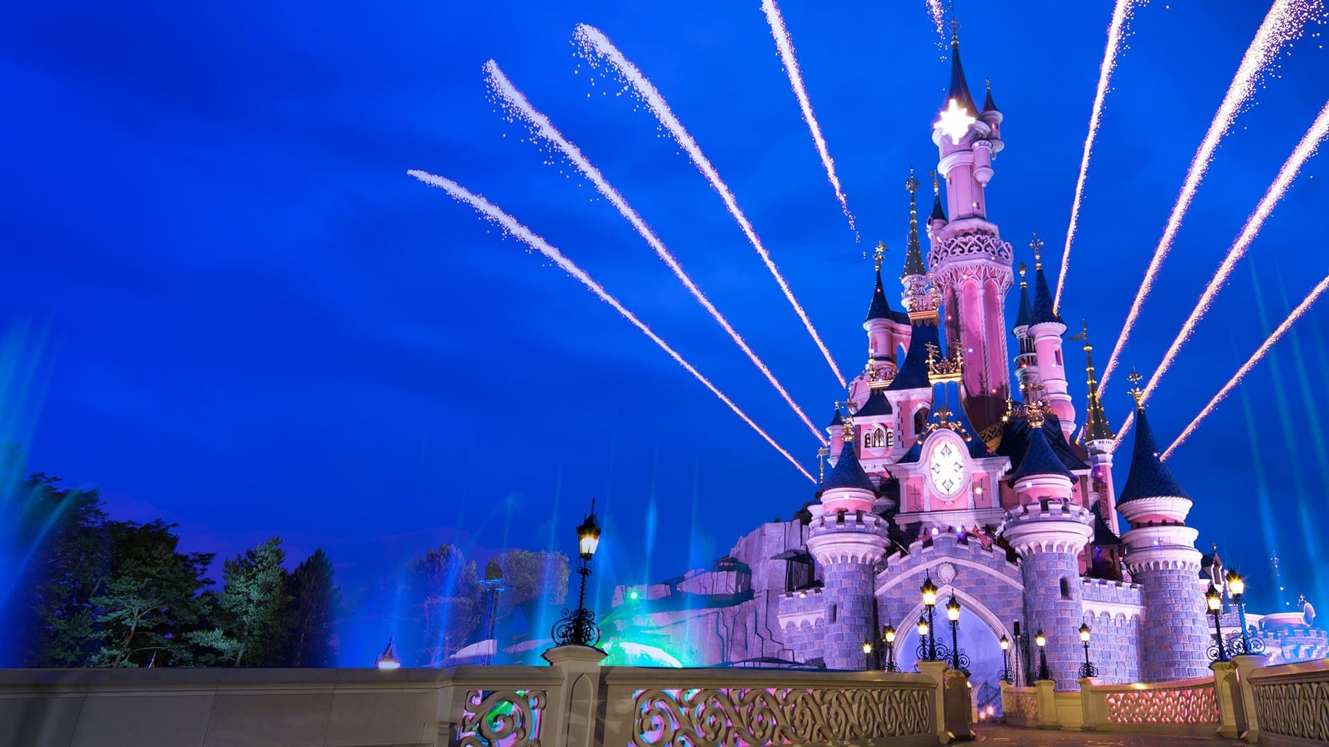Disney Illuminations: Firework Show - Disneyland Paris