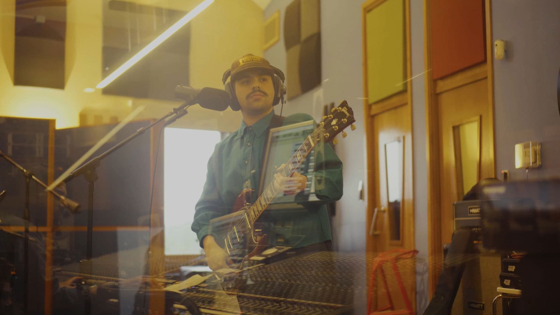 The Making Of "Apoyo Emocional"