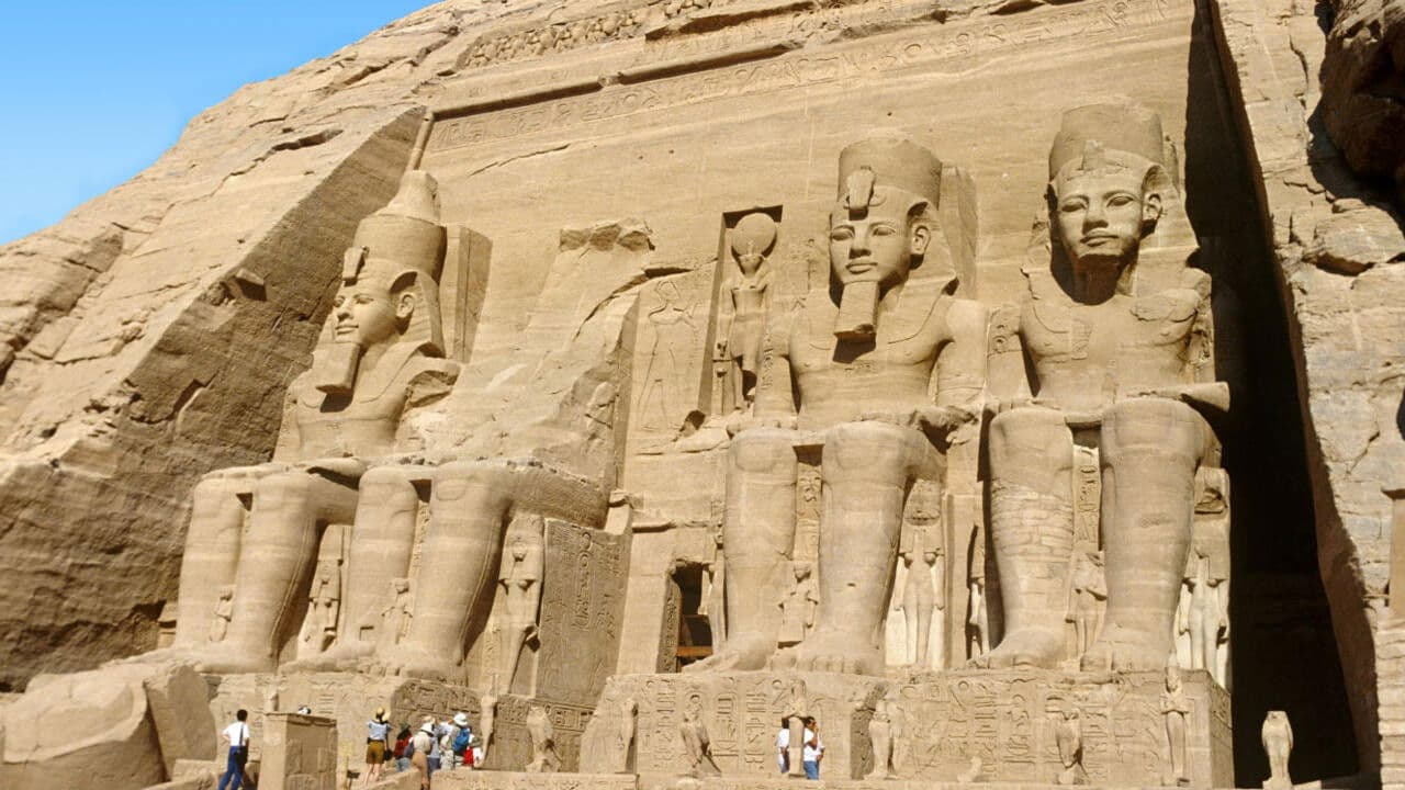 When Champollion Meets Ramses II