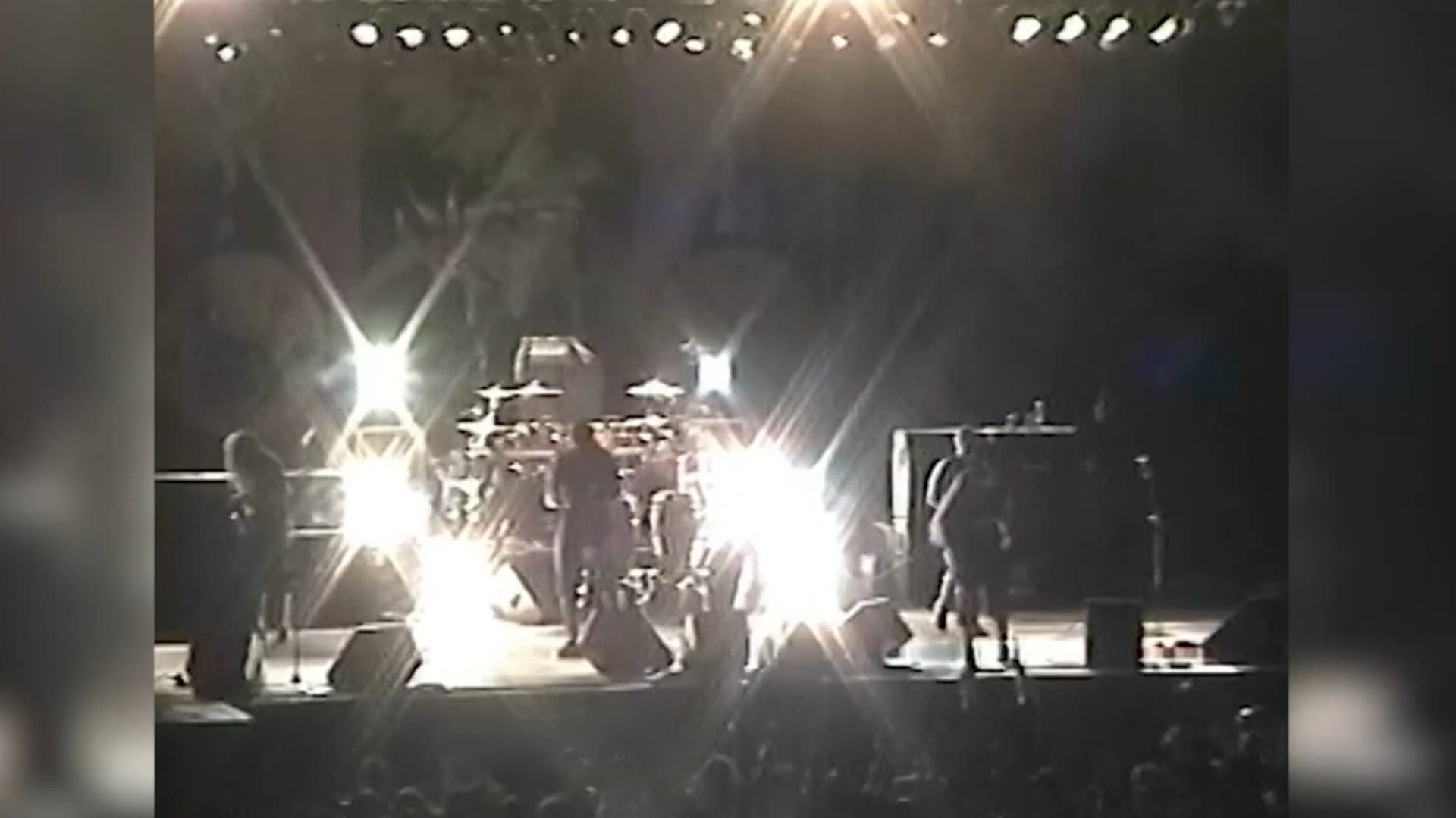 Sepultura at the Instituto Nacional: Labor Omnia Vincit