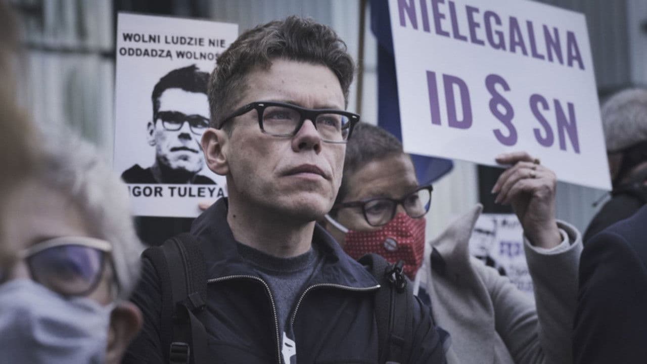 Judges Under Pressure