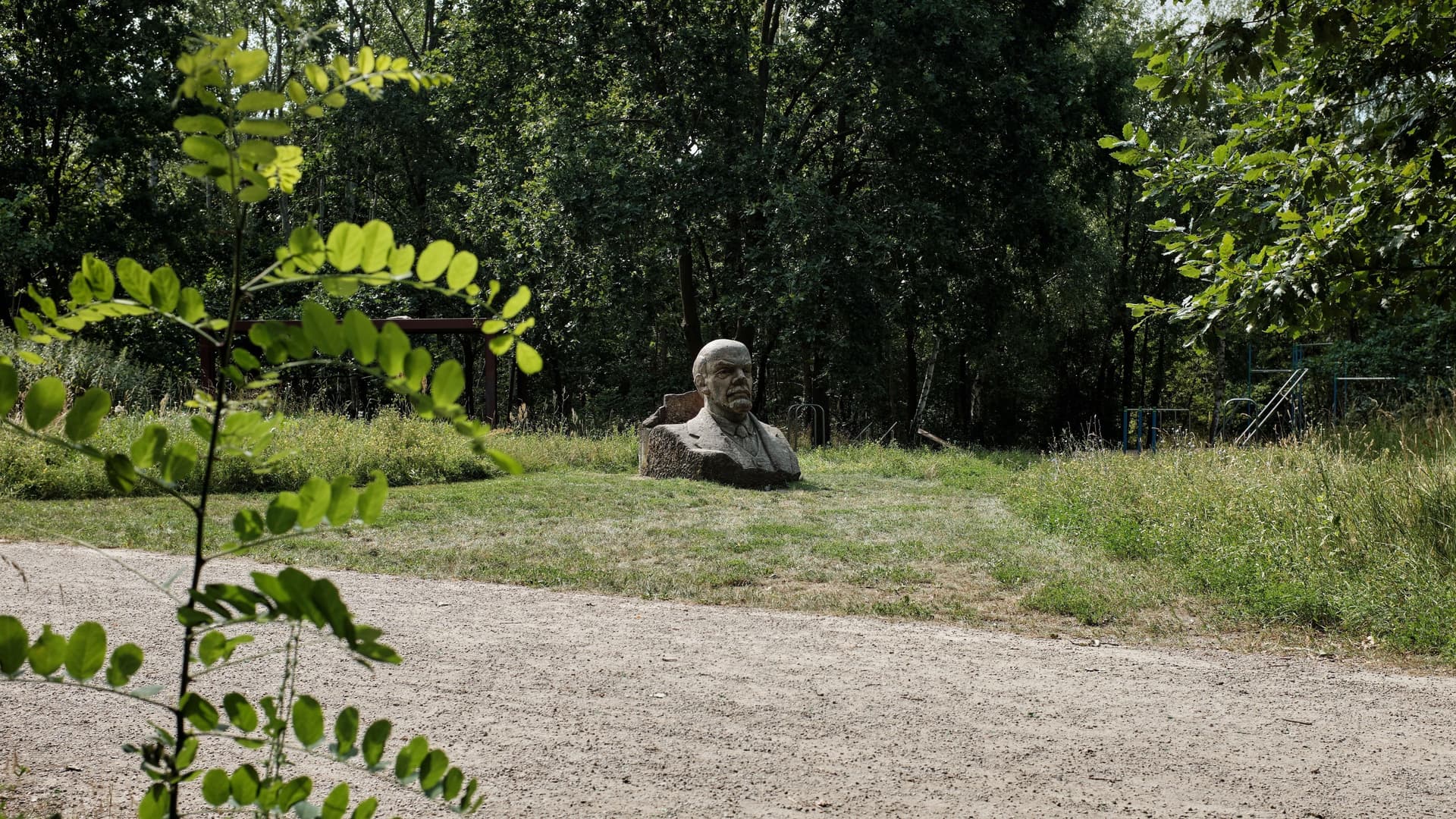 The Sun Sets Like a Scar