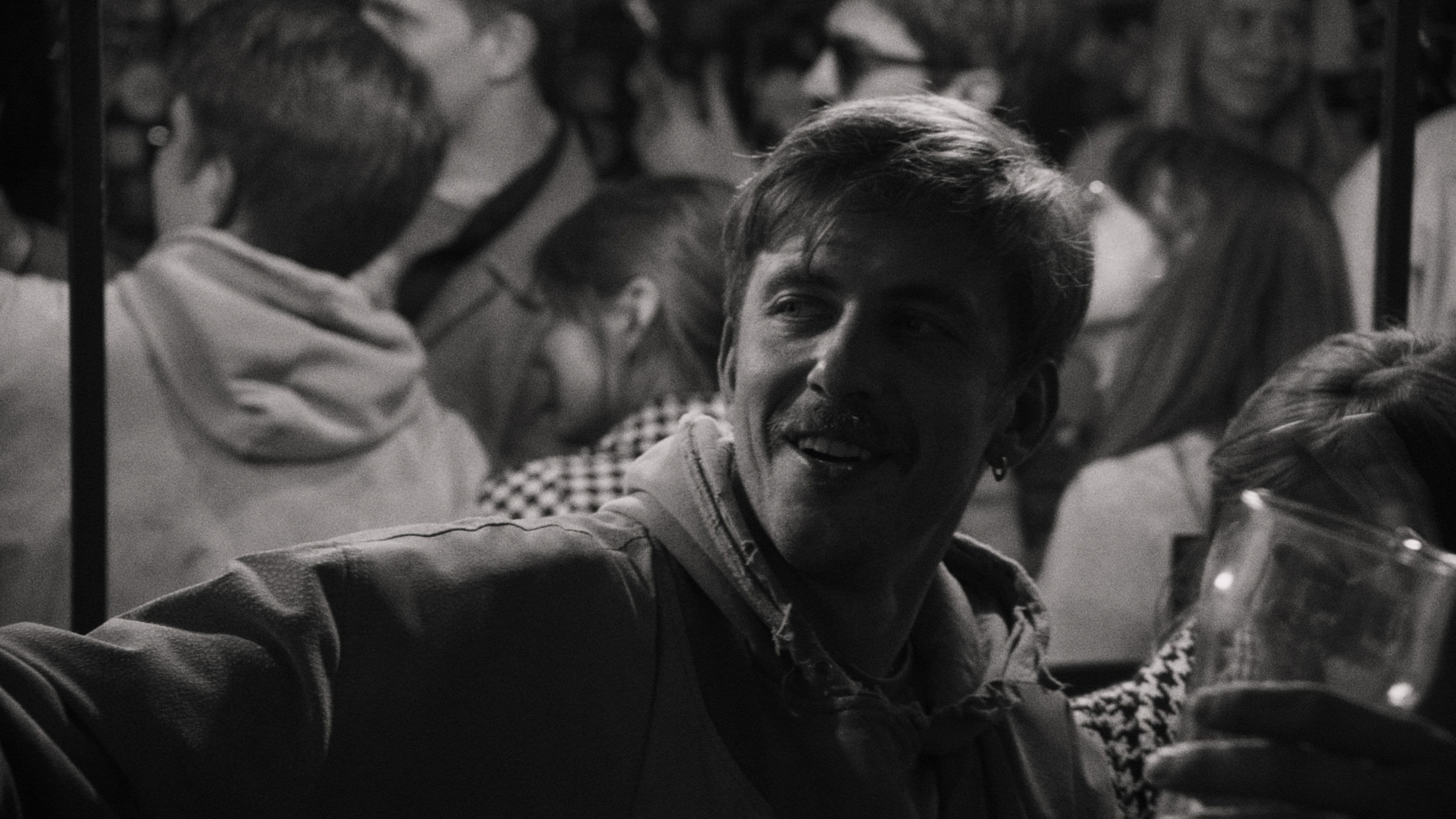 Scenes of Friendly Ties