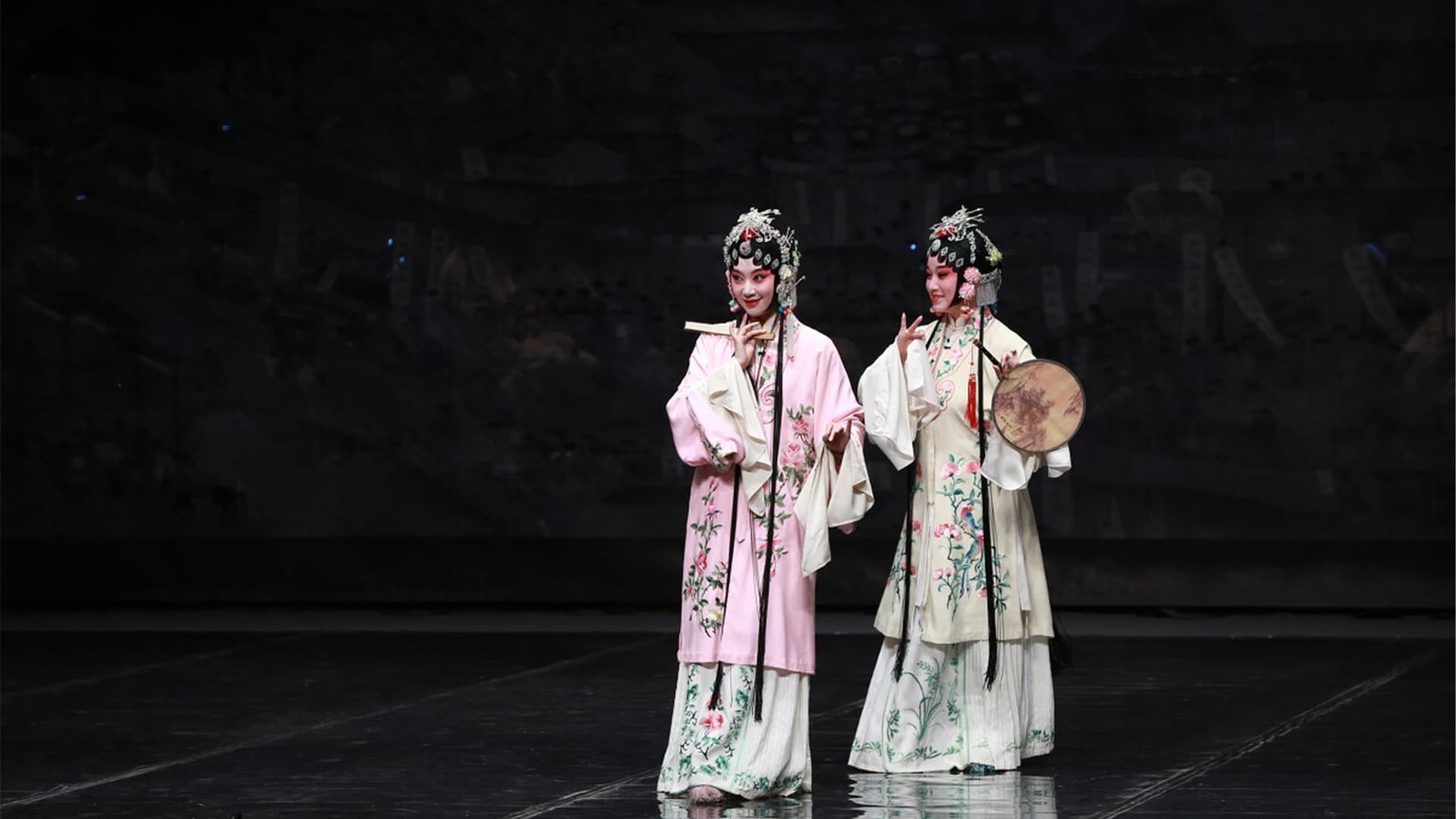 1699 · Peach Blossom Fan