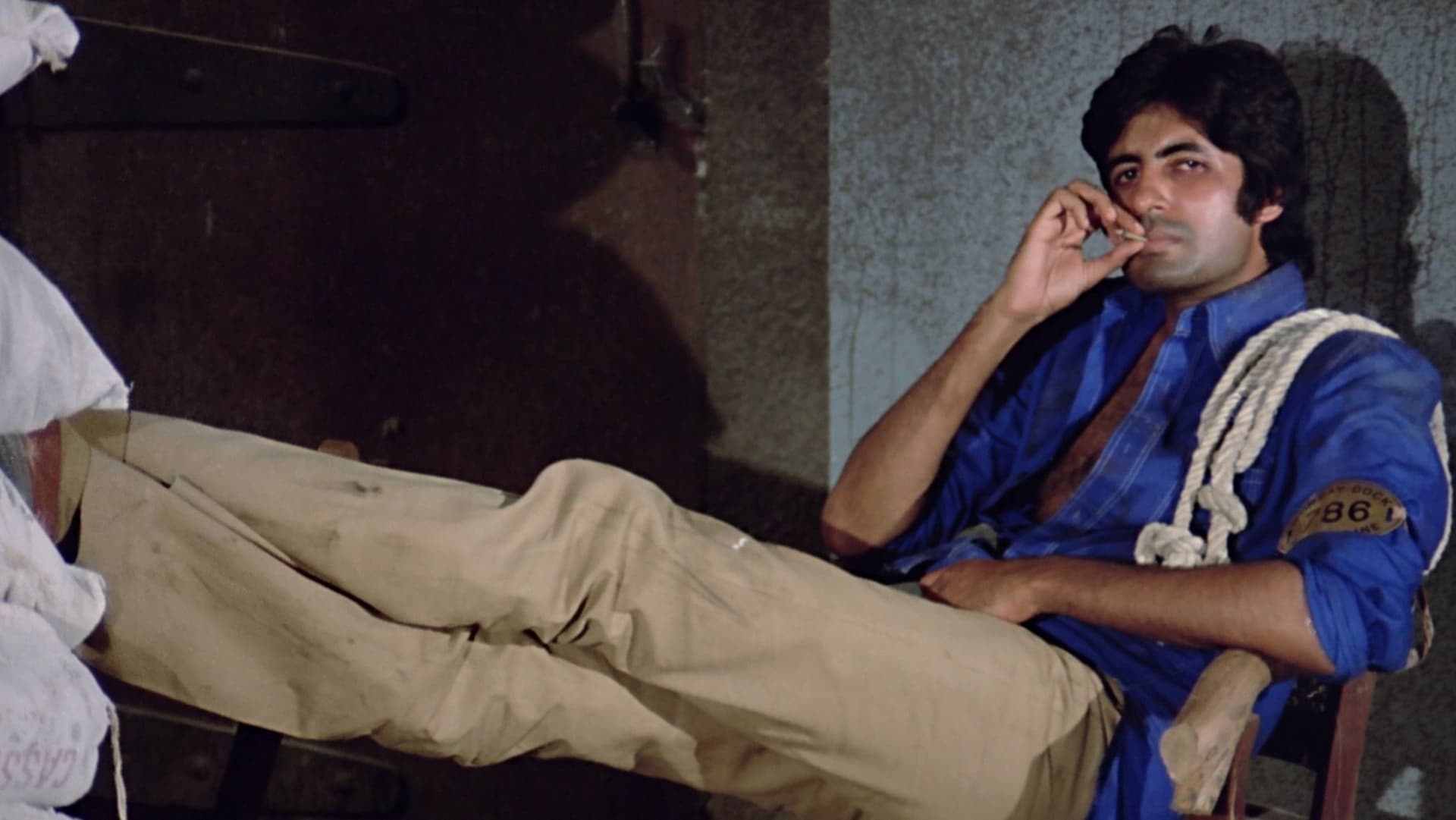 Deewaar