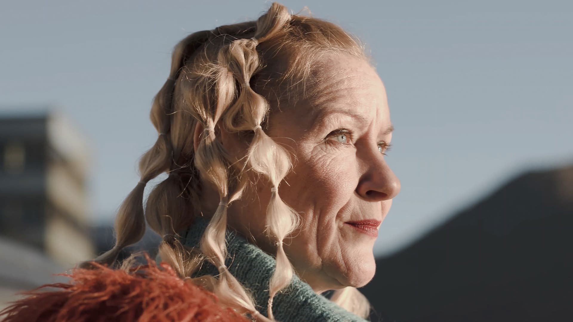 The Floating Neighborhood