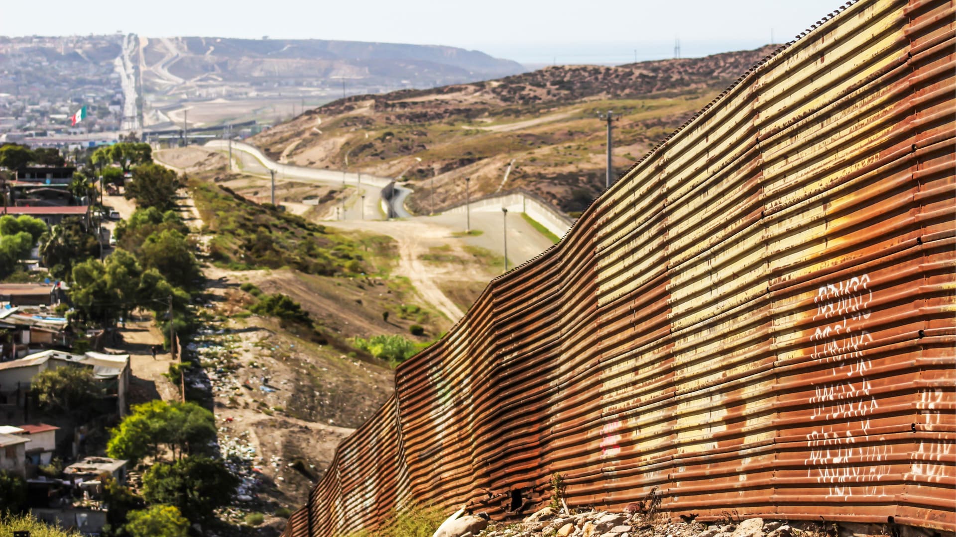 Ser Fronterizo: Crónicas de las Asimetrías Globales