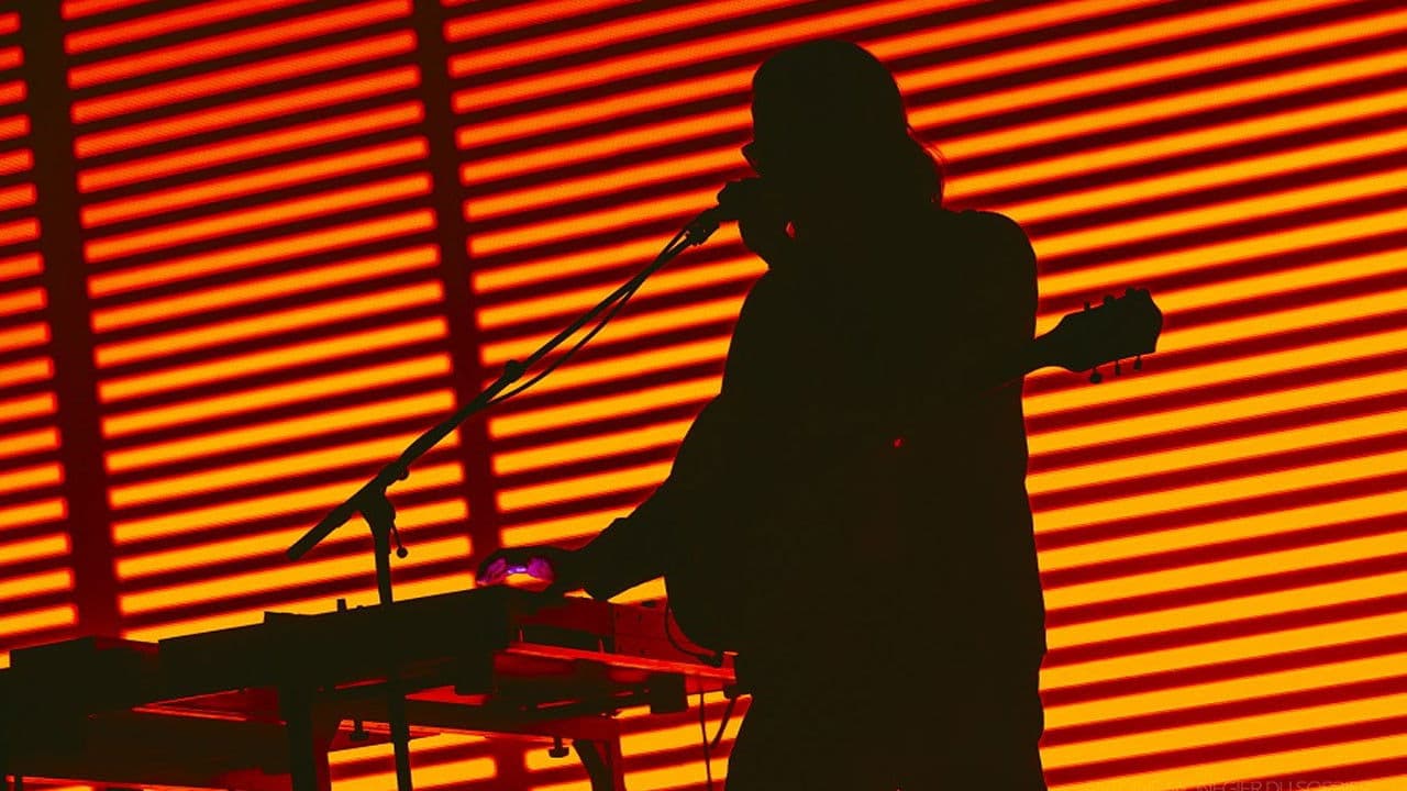 Jungle en concert au Centquatre