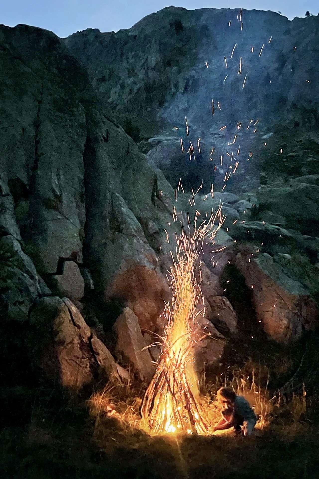 Nos pas brûlent la nuit