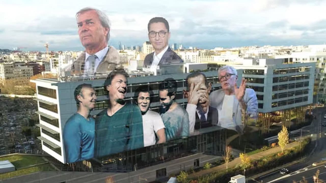 FINI DE RIRE ! L'humour politique au garde-à-vous ?