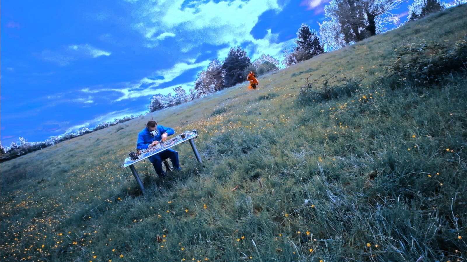 les T.V. cathodiques ont-elles des souvenirs en plastique ?