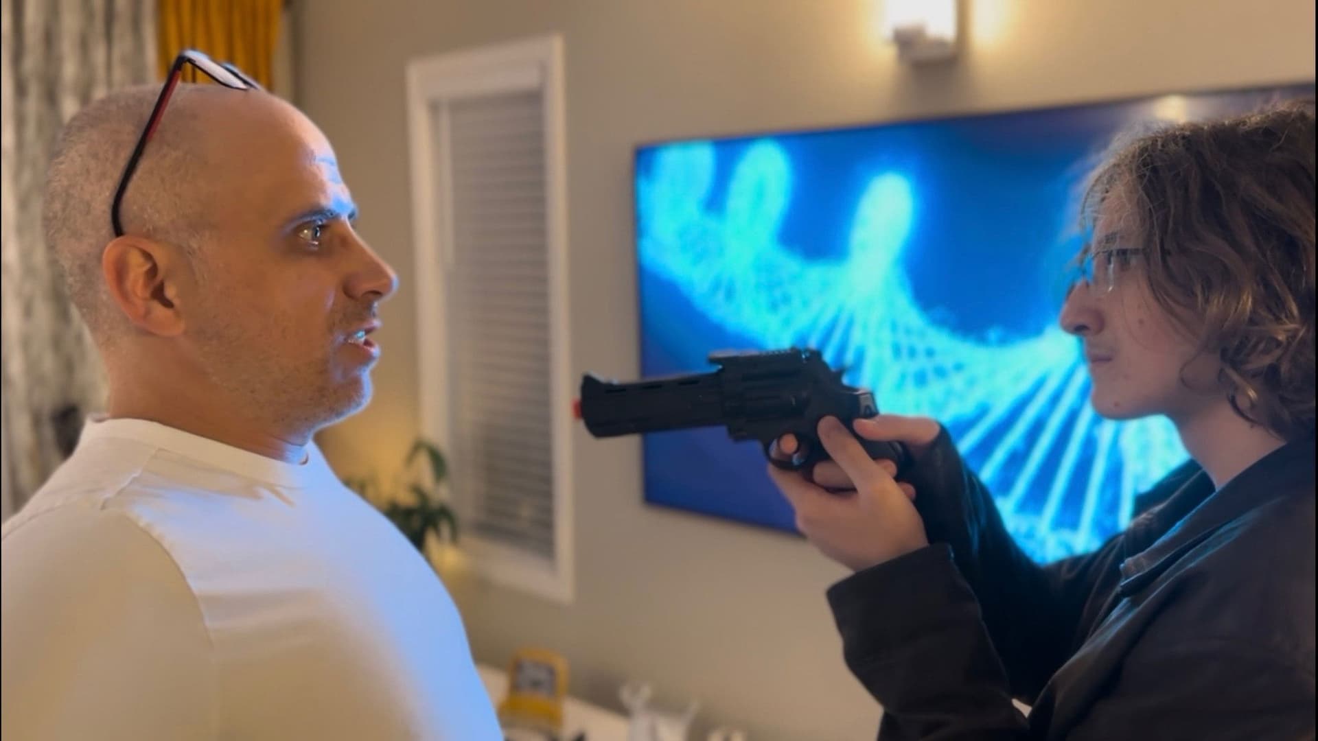 Agent Against The Clones