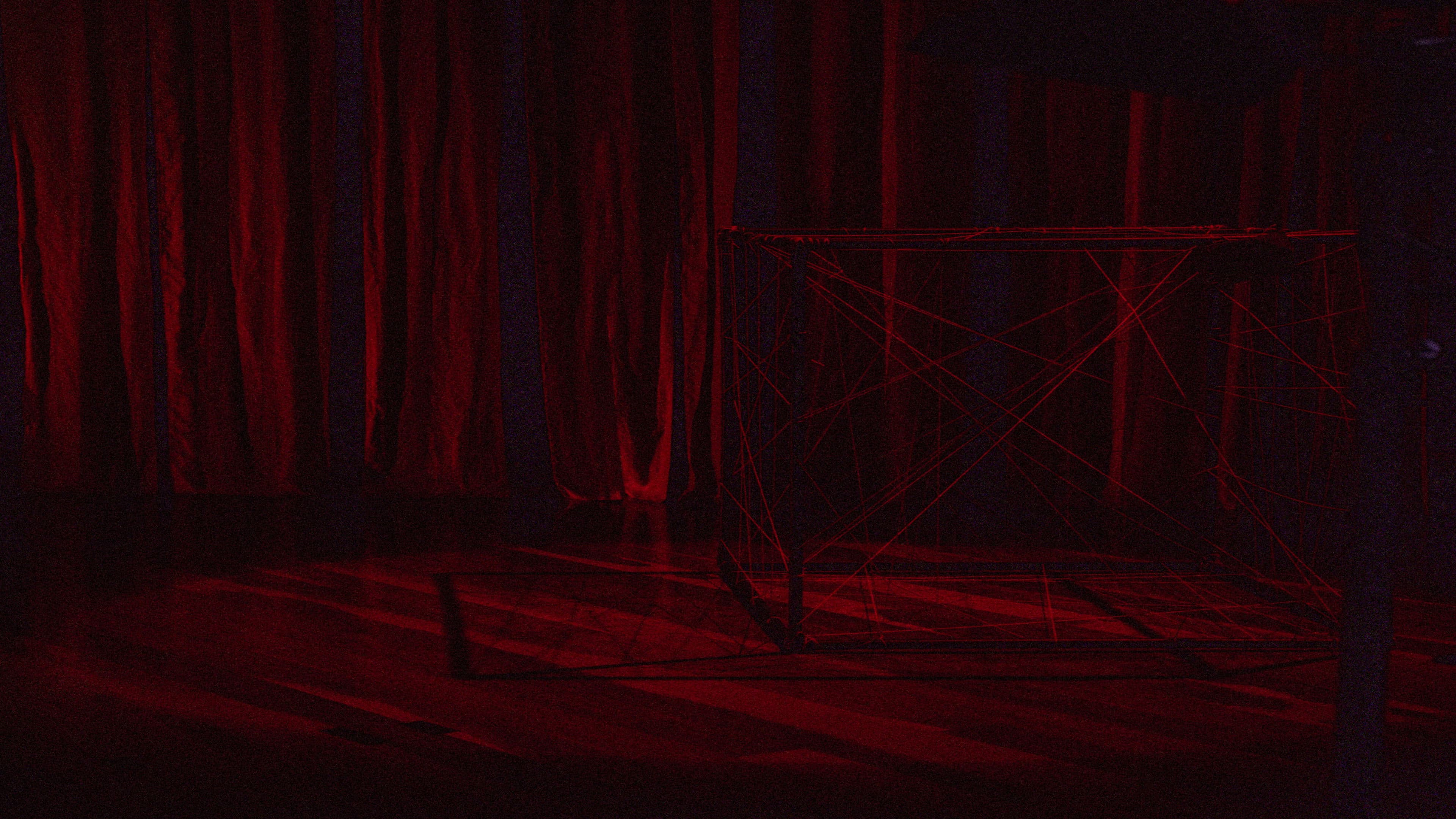 Sangue de Lobo, Pele de Cordeiro