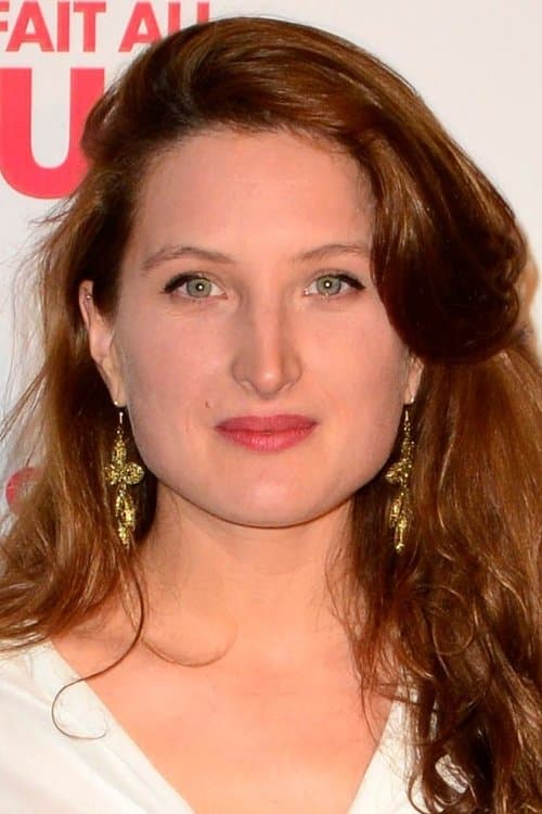 Julia Piaton profile photo