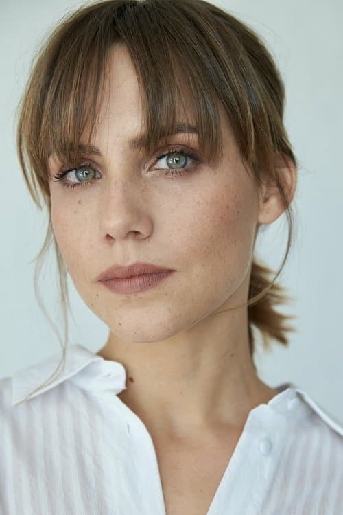 Aura Garrido profile photo