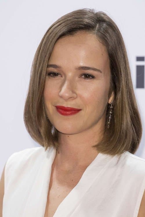 Claire van der Boom profile photo