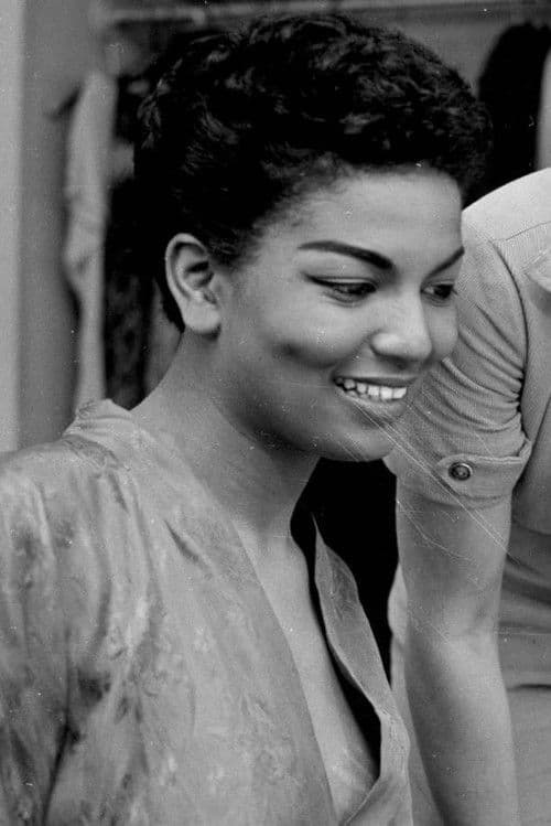 Loray White profile photo