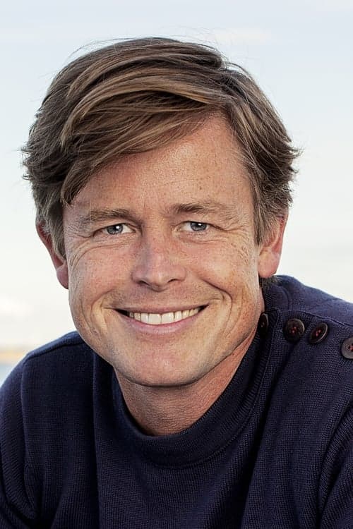 Caspar Phillipson profile photo