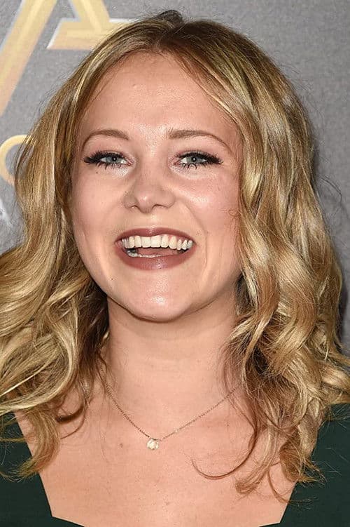 Poppy Jamie profile photo