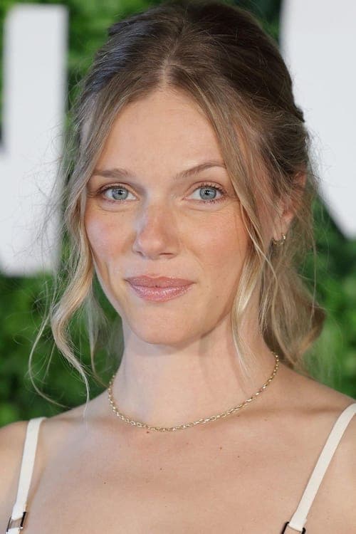 Tracy Spiridakos profile photo