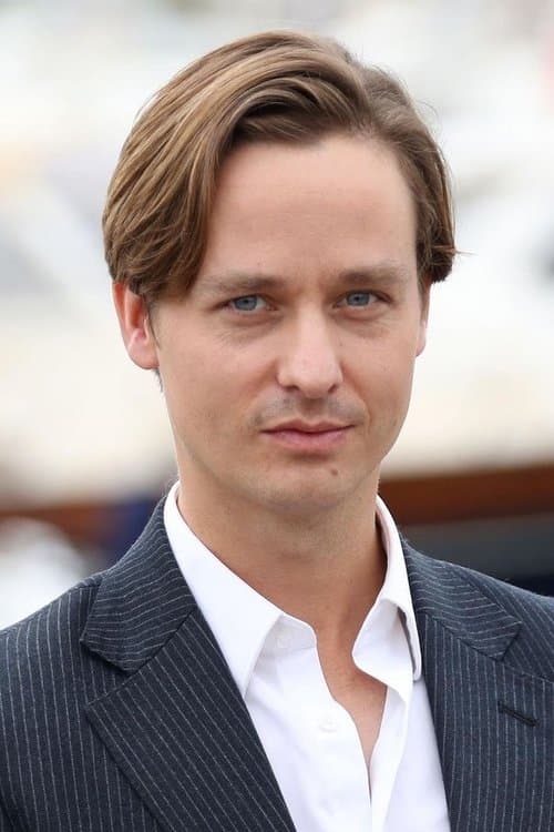 Tom Schilling profile photo
