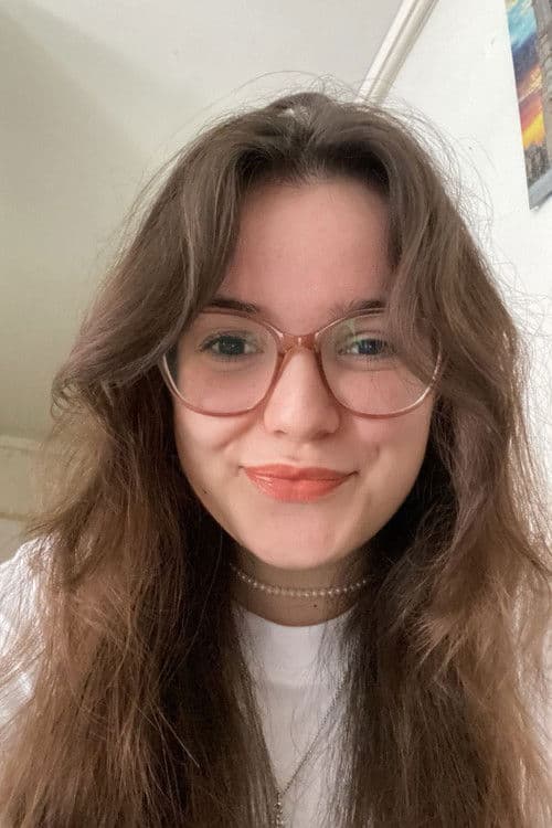 Tess Defretin profile photo