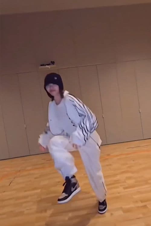 나는 삼십번씩 보고싶은데 자꾸 영상이 넘어가는거야 짜증나서 한시간짜리로 만듬 poster