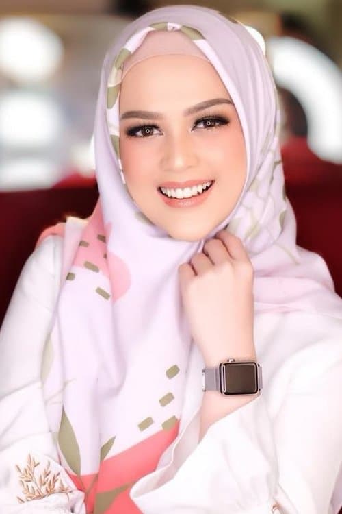 Cut Meyriska profile photo