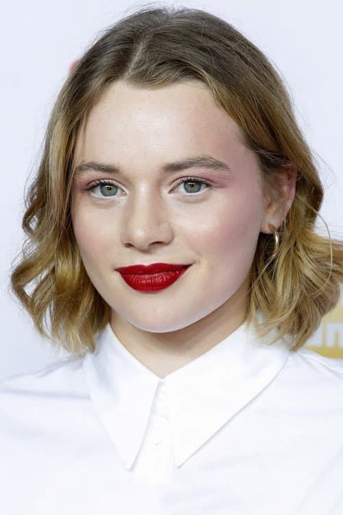 Luna Wedler profile photo