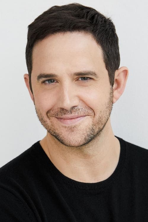 Santino Fontana profile photo