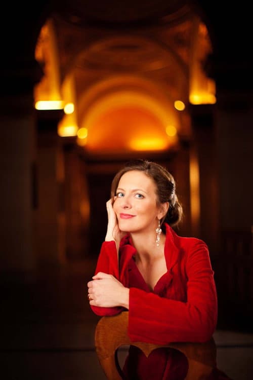 Stephanie Houtzeel profile photo