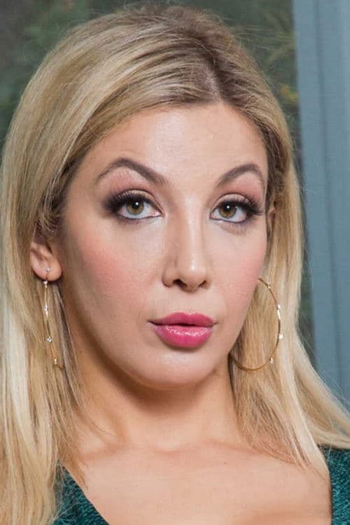 Sophia Deluxe profile photo