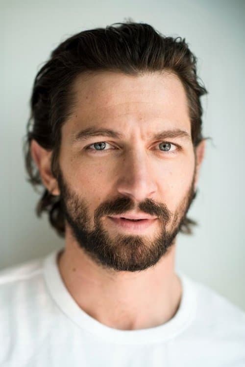 Michiel Huisman profile photo
