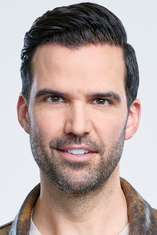 Benjamin Ayres profile photo