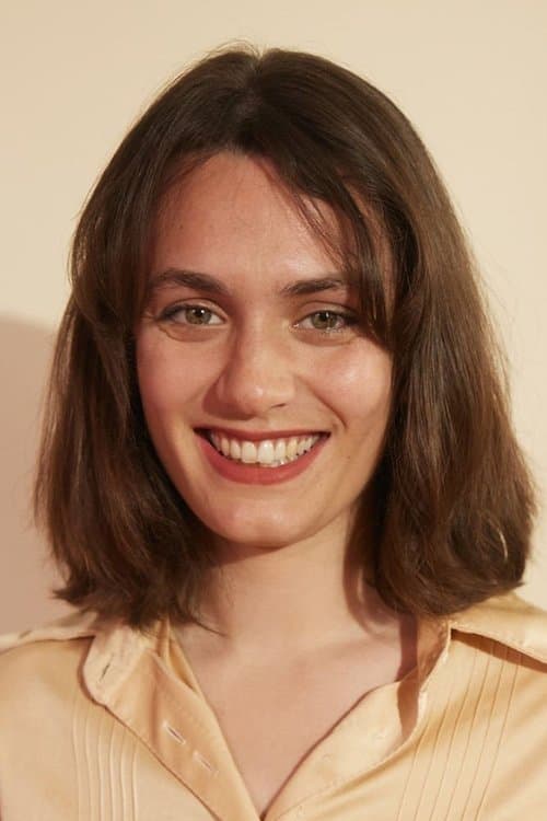 Ella Rumpf profile photo