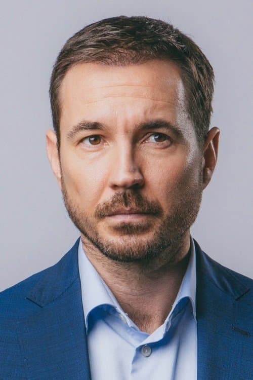 Martin Compston profile photo