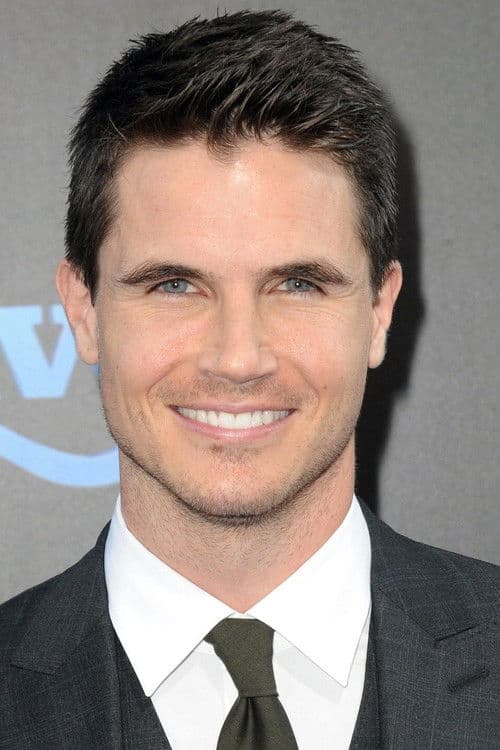 Robbie Amell profile photo