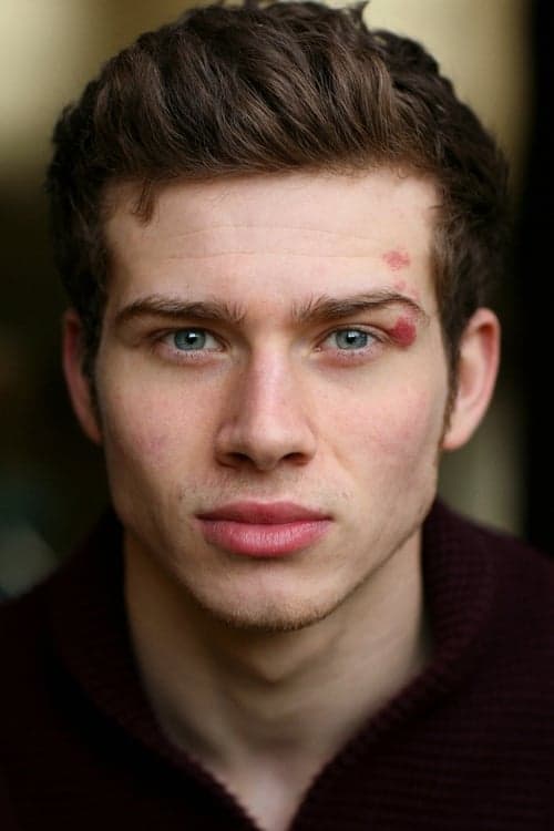 Oliver Stark profile photo