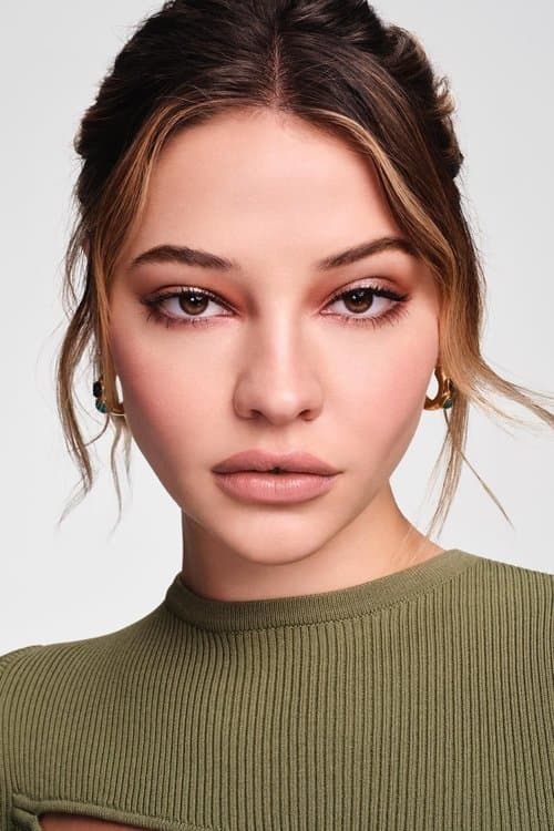 Madelyn Cline profile photo