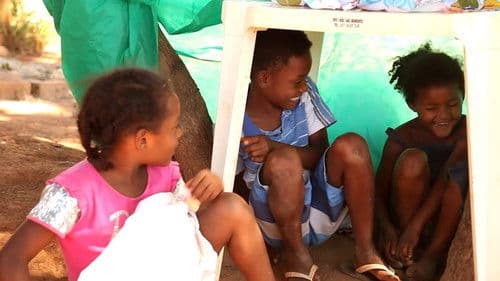 Menino Mitou na Bike Sem Freio e Foi Brincar de Casinha poster