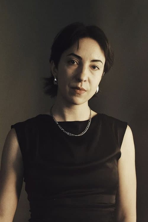 Sophy Romvari profile photo