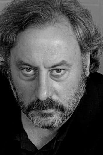 Julio Llamazares profile photo