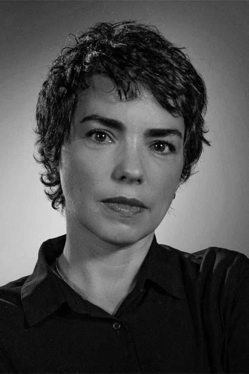 Anne Pinheiro Guimarães profile photo