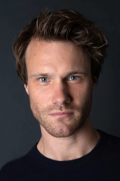 Hugh Skinner profile photo