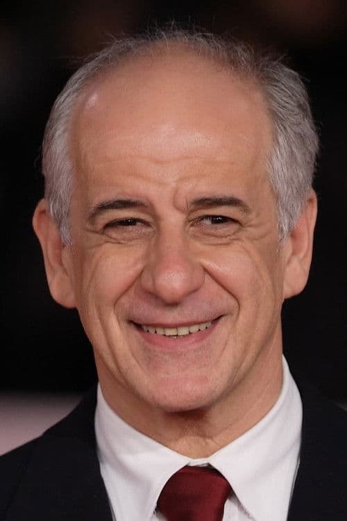 Toni Servillo profile photo